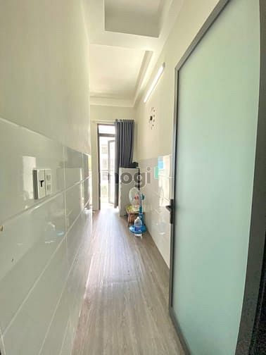 Hình ảnh duplex bancol máy lạnh ngay ĐH Công Thương giá chỉ 4tr