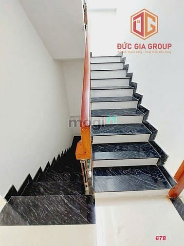 Hình ảnh Nhà bán P.Tam Hoà gần BVĐN nhà 3 lầu mới xây 240m2 sàn 5PN 4,2 tỷ SHR