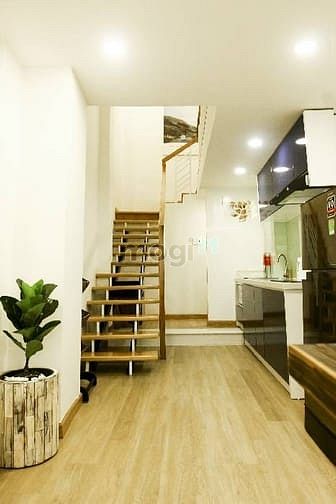 Hình ảnh Nhà 30m2x3 tầng Trần Hưng Đạo, Q1. Hẻm Rộng, Gần Bùi Viện, Chỉ 6,1 Tỷ!