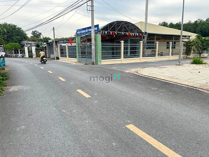 Hình ảnh Đất ngay trung tâm xã Phú Hoà Đông, cách Hóc Môn 12km