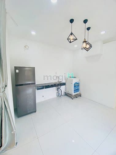 Hình ảnh Cho Thuê 1 PN + Mặt Bằng 4x10m Ngay Lê Trọng Tấn
