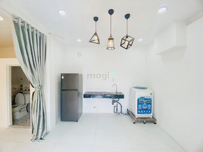 Hình ảnh Cho Thuê 1 PN + Mặt Bằng 4x10m Ngay Lê Trọng Tấn