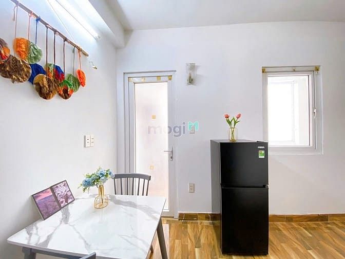 Hình ảnh Cho thuê Trang Chủ MB66.COM / Đăng Ký Tặng 66K 1PN tách bếp riêng biệt có cửa sổ thoáng ngay Đh UEH