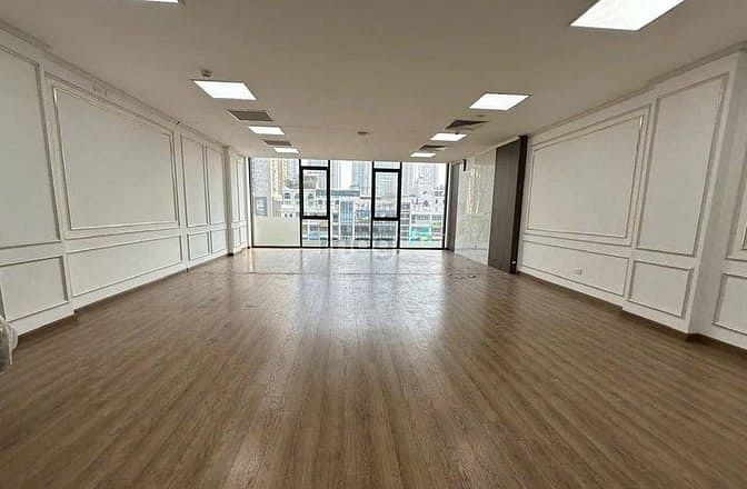 Hình ảnh Cho thuê toà Văn phòng kdt nam trung yên 100m2,7T có TM
