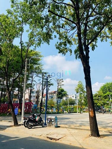 Hình ảnh Bán Nhà 4 Tầng, Đối Diện Công Viên Phước Bình, Vừa Ở Vừa Kinh Doanh,