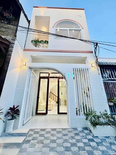 Hình ảnh Cần ra đi siêu phẩm Quốc Hương q2 giá 2tỷ550