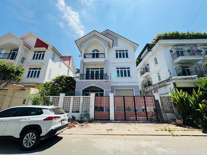 Hình ảnh Bán Biệt Thự ngang 15m đường Liên Phường Quận 9 DT 270m2 giá 27 tỷ