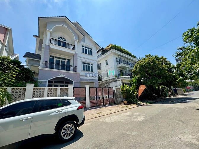 Hình ảnh Bán Biệt Thự ngang 15m đường Liên Phường Quận 9 DT 270m2 giá 27 tỷ
