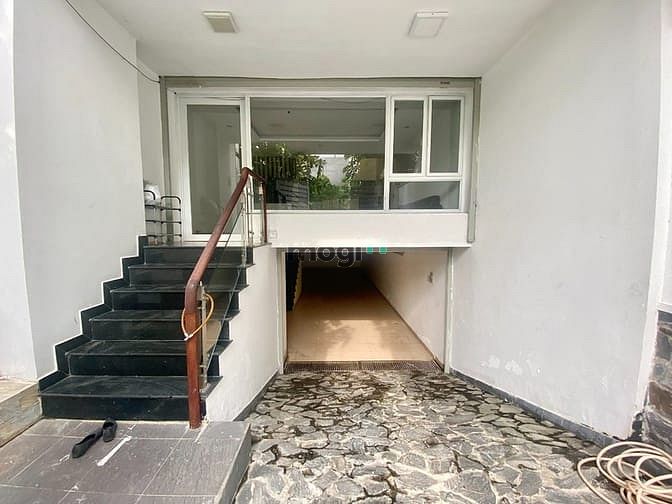 Hình ảnh Nhà Phố Trung Tâm Q2 Có Hầm Giá Chỉ 30Tr Thôi Quý Zị