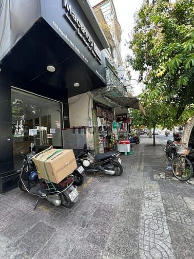 Hình ảnh Cho thuê nhà góc 2mt 570 Nguyễn Đình Chiểu quận 3