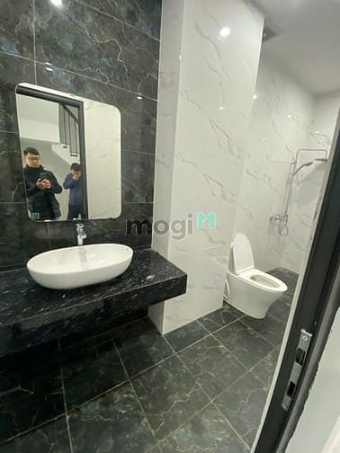 Hình ảnh Cho thuê nhà liền kề Galaxy Vạn Phúc 100m2, 5 tầng, MT 5, thang máy.