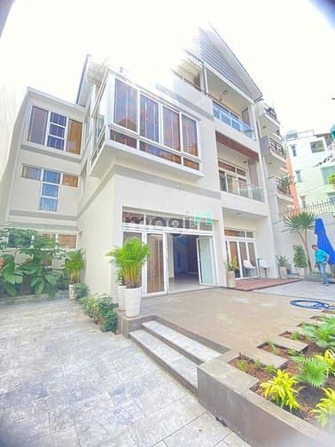 Hình ảnh Cho thuê biệt thự sân vườn đường Lê Văn Sỹ, P.13, Q.3