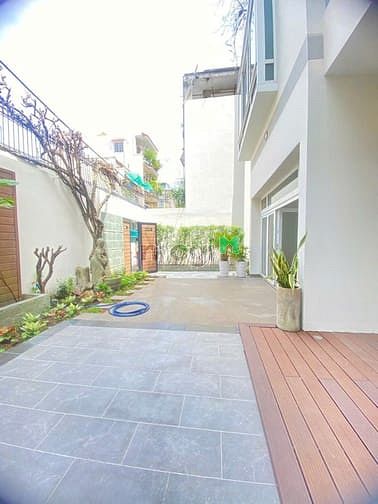Hình ảnh Cho thuê biệt thự sân vườn đường Lê Văn Sỹ, P.13, Q.3