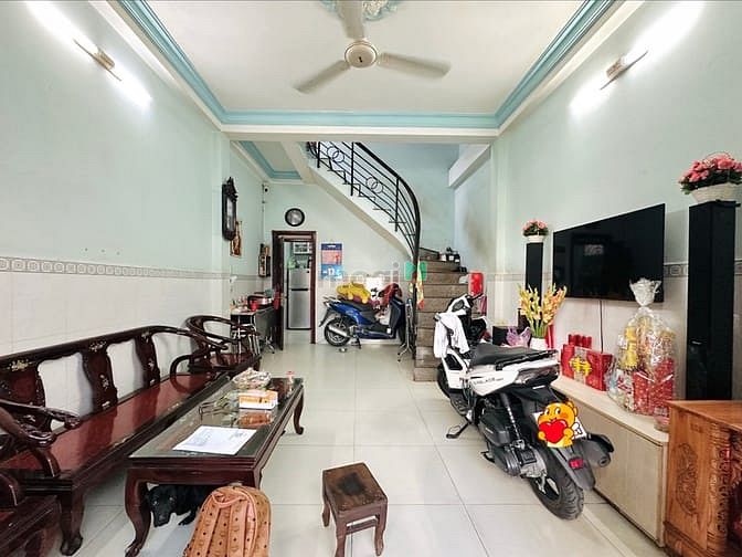 Hình ảnh Bán nhà 2 tầng nơ trang Long bình Thạnh