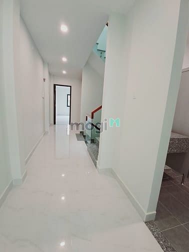 Hình ảnh Cho thuê tòa nhà văn phòng 5 tầng - thang máy - vị trí đắc địa Q.TB