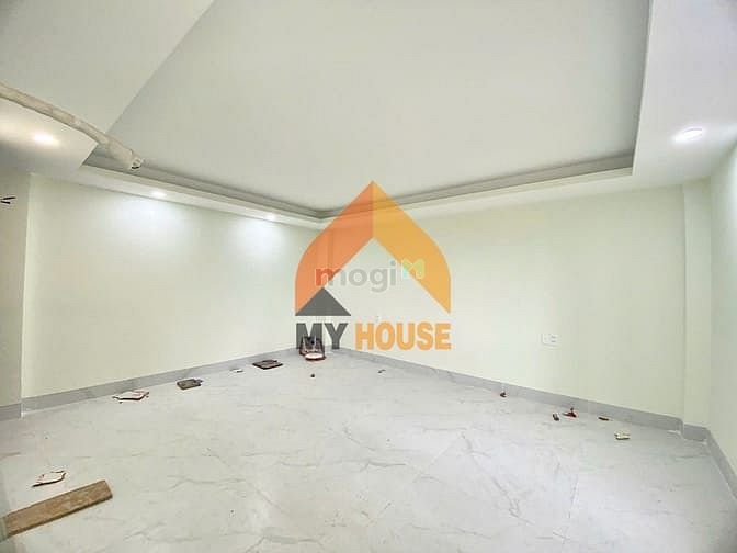 Hình ảnh Nhà Văn Phòng Mới Xây Chưa Qua Sử Dụng, Có Thang Máy