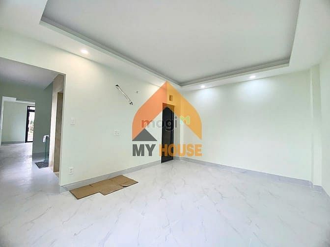 Hình ảnh Nhà Văn Phòng Mới Xây Chưa Qua Sử Dụng, Có Thang Máy