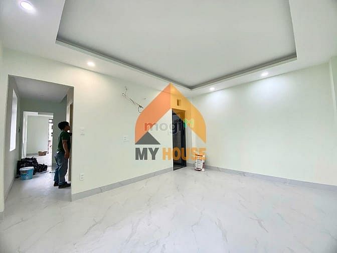 Hình ảnh Nhà Văn Phòng Mới Xây Chưa Qua Sử Dụng, Có Thang Máy