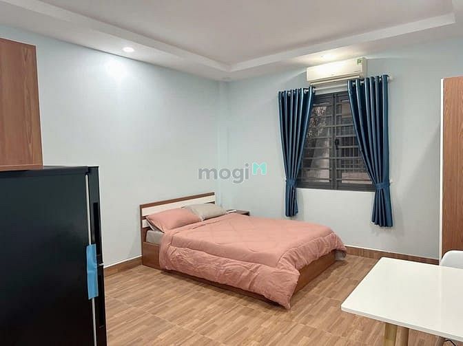 Hình ảnh Phòng đẹp, giá rẻ cửa sổ đón gió q8