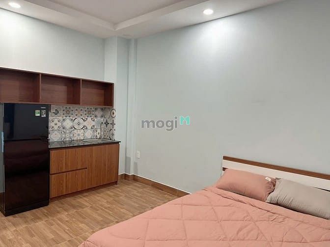 Hình ảnh Phòng đẹp, giá rẻ cửa sổ đón gió q8