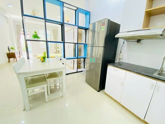 Hình ảnh Phòng mới mặt tiền quận 1 bancon full NT