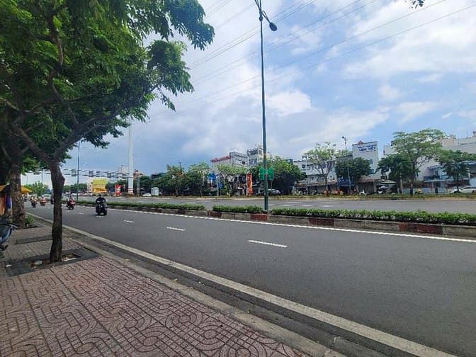 Hình ảnh Chính chủ bán miếng đất mặt tiền Phạm Văn Đồng Bình Thạnh 70m2, ngang