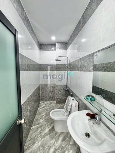 Hình ảnh Nhà 4,5 tấm đường Bình Trị Đông 4 phòng ngủ 5wc