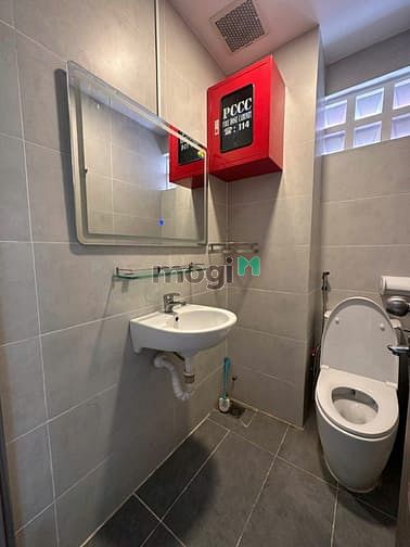 Hình ảnh Phòng mới ngay trung tâm tâm q1 giá chỉ 8tr5