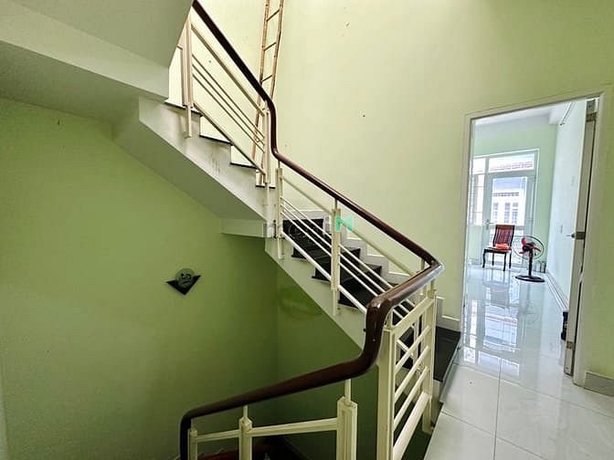 Hình ảnh Bán nhà 4 tầng phạm văn Hai phường 3 Tân bình