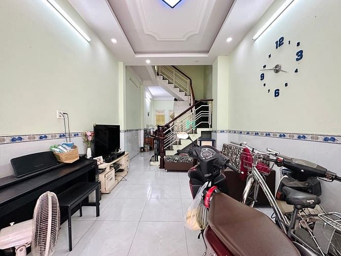 Hình ảnh Bán nhà 4 tầng phạm văn Hai phường 3 Tân bình