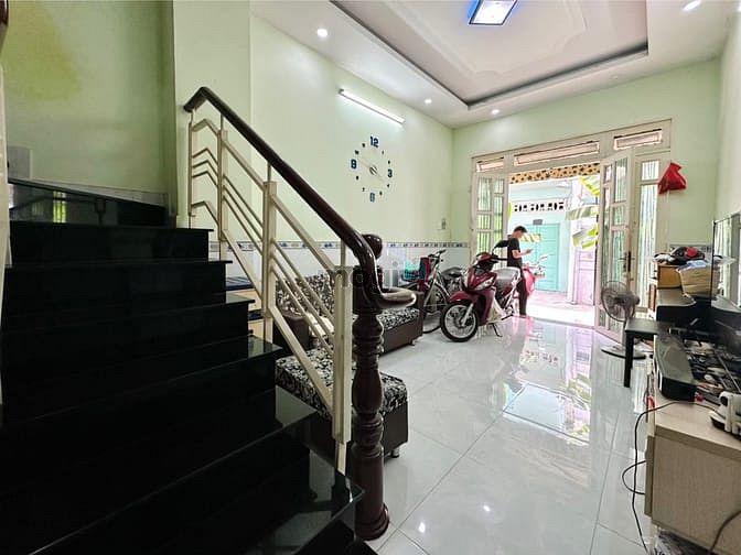 Hình ảnh Bán nhà 4 tầng phạm văn Hai phường 3 Tân bình