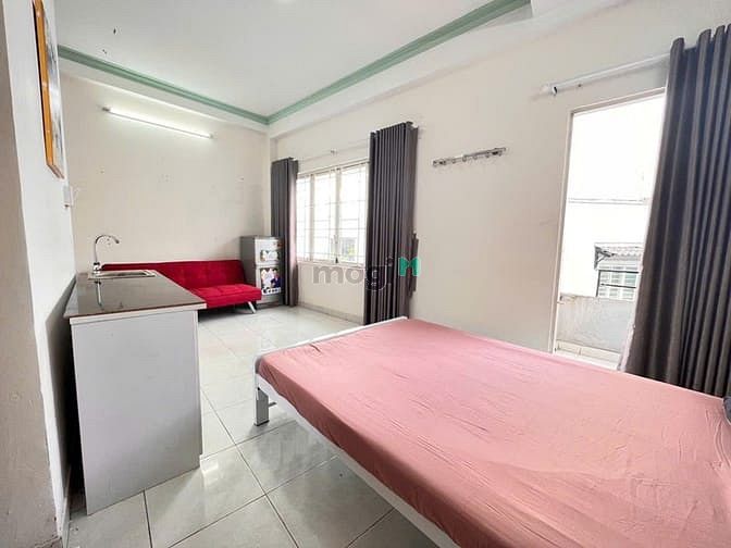 Hình ảnh Phòng trống sẵn q3 full NT cửa sổ lớn