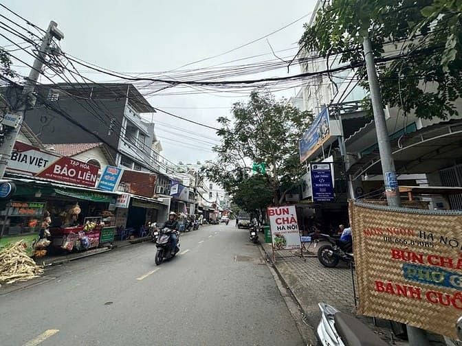 Hình ảnh Rổ hàng nhà phố kdbb sầm uất Quận 7 khoảng 20 tỷ. Ngang rộng.