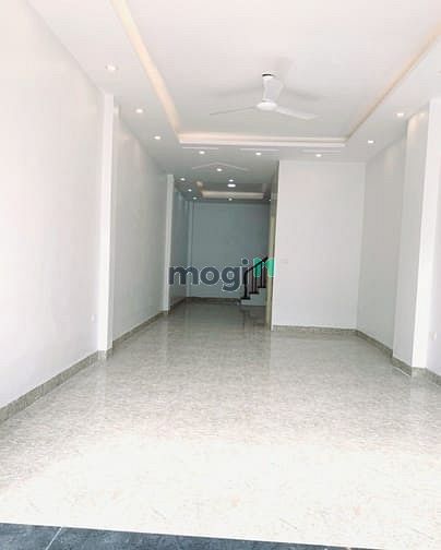 Hình ảnh Bán nhà liền kề phố Hoàng CÔng- Kiến Hưng, 50m2/5 tầng thang máy kinh
