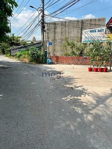 Hình ảnh Chính chủ cần miếng đất thổ cư góc 2mặt tiền đường bê tông