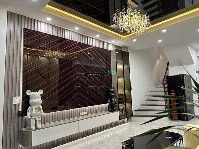 Hình ảnh 21 tỷ có nhà 60m, 6 T tháng máy đường 2 xe tải tránh nhau phố Mai Dịch