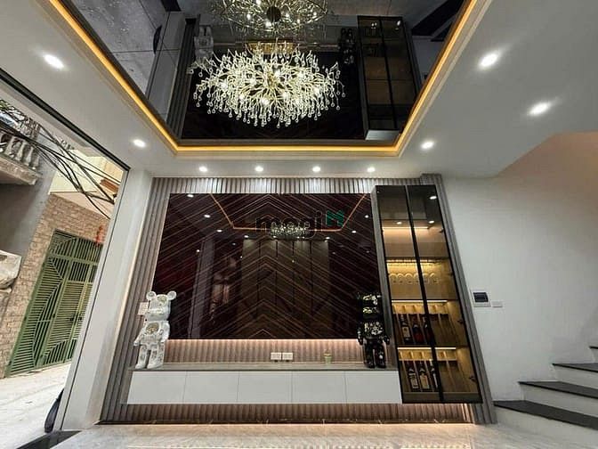 Hình ảnh 21 tỷ có nhà 60m, 6 T tháng máy đường 2 xe tải tránh nhau phố Mai Dịch