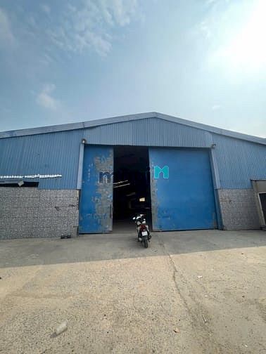 Hình ảnh Cần cho thuê kho 2 mặt tiền đường Hồ Văn Long xe container chạy