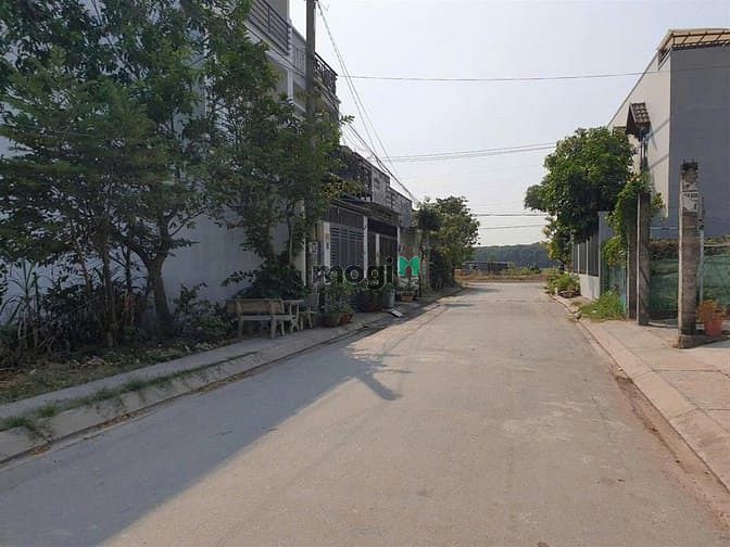Hình ảnh Đẹp 💥 ĐẤT 5*17m sẹc Bà Điểm 4 Gần Phan Văn Hớn, dãy nhà lầu sạch sẽ