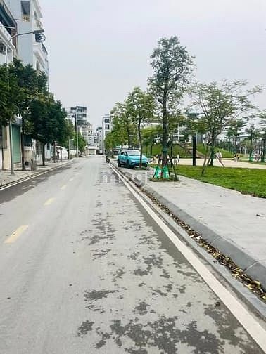 Hình ảnh Hiếm. Bán Đất Ngọc Thụy 108m2 , MT6m Nhỉnh 20 Tỷ, Lô Góc, Vỉa Hè