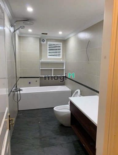 Hình ảnh Bán nhà phân lô Hoàng Quốc Việt - Câu giấy 64m2 MT 6m chỉ 17.8 TỶ