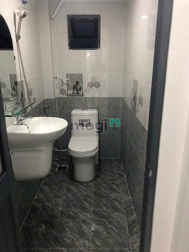 Hình ảnh Cần Cho Thuê Nhà Hẻm Xe Hơi, Gần Cao Đẳng Điện Lực Giá Rẻ 7tr/Tháng