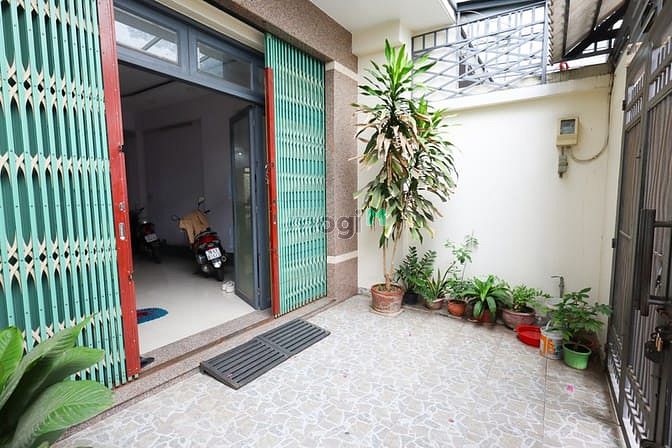 Hình ảnh Nguyên căn mặt tiền Quận 8 cho thuê 1 trệt 2 lầu (Liên hệ chú Định)