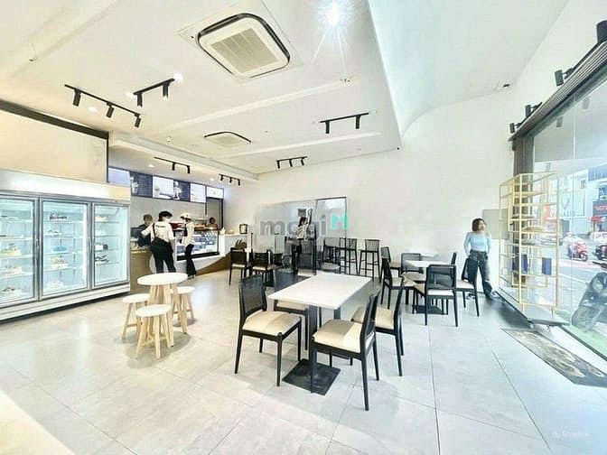 Hình ảnh Cho thuê siêu phẩm MT PHAN ĐÌNH PHÙNG