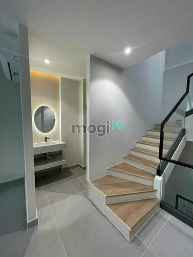 Hình ảnh cho thuê nhà MT đường Lê Thị Riêng, P. Bến Thành, Quận 1,