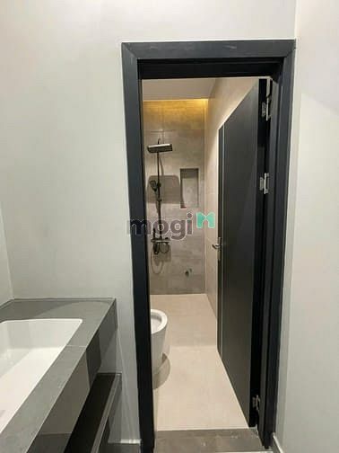 Hình ảnh cho thuê nhà MT đường Lê Thị Riêng, P. Bến Thành, Quận 1,