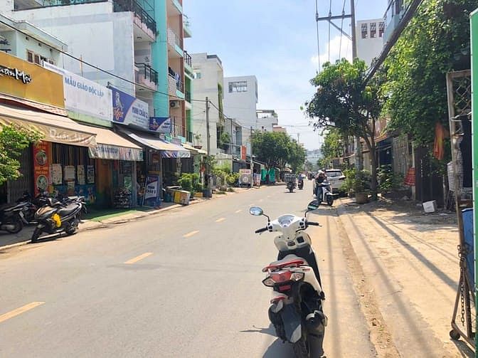 Hình ảnh Bán đất MT đường số 5, dt: 4,8 x19.6m vuông, thổ cư 100%.Giá: 8.25 tỷ.