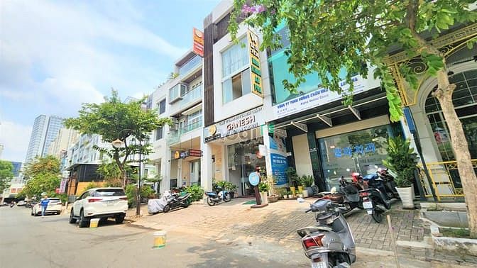 Hình ảnh Cho thuê nhà phố Hưng Phước 4, đường số 6, có thang máy, vị trí đẹp