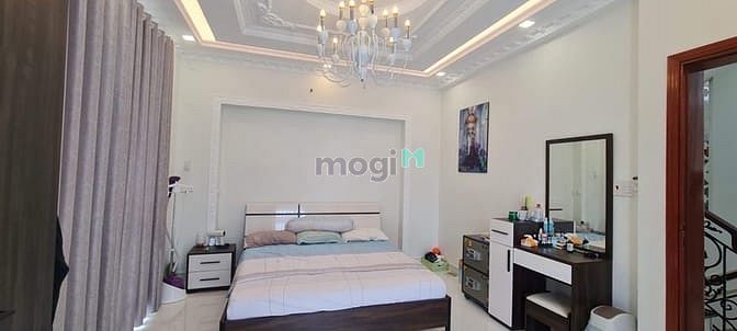 Hình ảnh Bán Biệt Thự 3 Tầng, Huỳnh Tấn PHÁT ,QUẬN 7.
