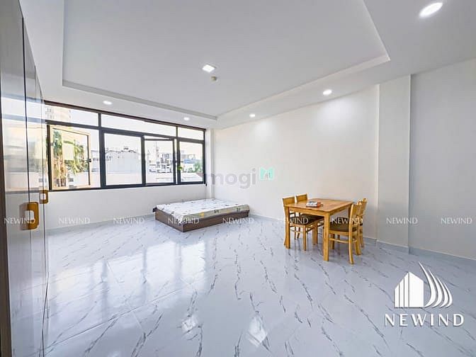 Hình ảnh Studio mới keng. Ngập tràn ánh sáng. Cửa sổ trời siêu to. Gần SECC#Q7